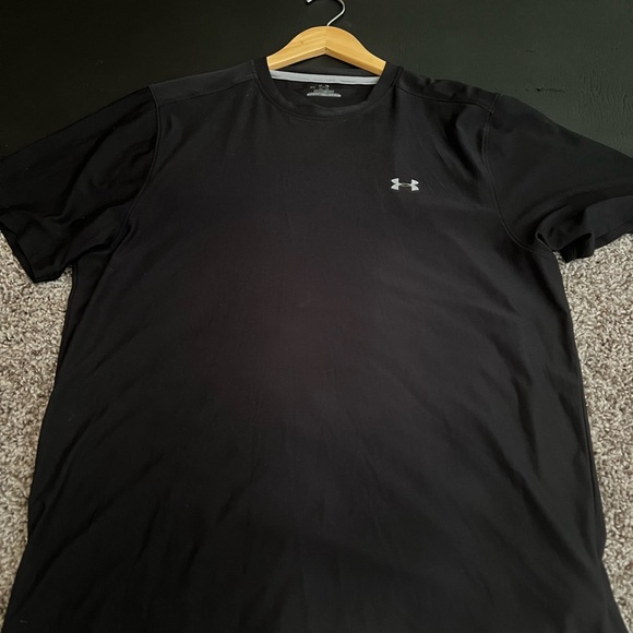 UnderArmour Shirt - Picture 1 of 2